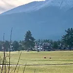 아파트 Entire Private In Pirin Golf & Country Club 반스코